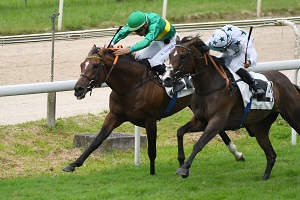 Duelo entre ASTURIAS y TRONIO (foto cortesía de hipodromoa)