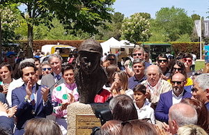 Presentación de la escultura de Román Martín