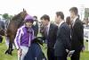 Ryan Moore y Aidan O’Brien comentan a pie de pista la carrera de Pink Dogwood