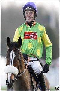 KAUTO STAR tras vencer en la edición del 2009 en el King George (Foto: http://news.bbc.co.uk)